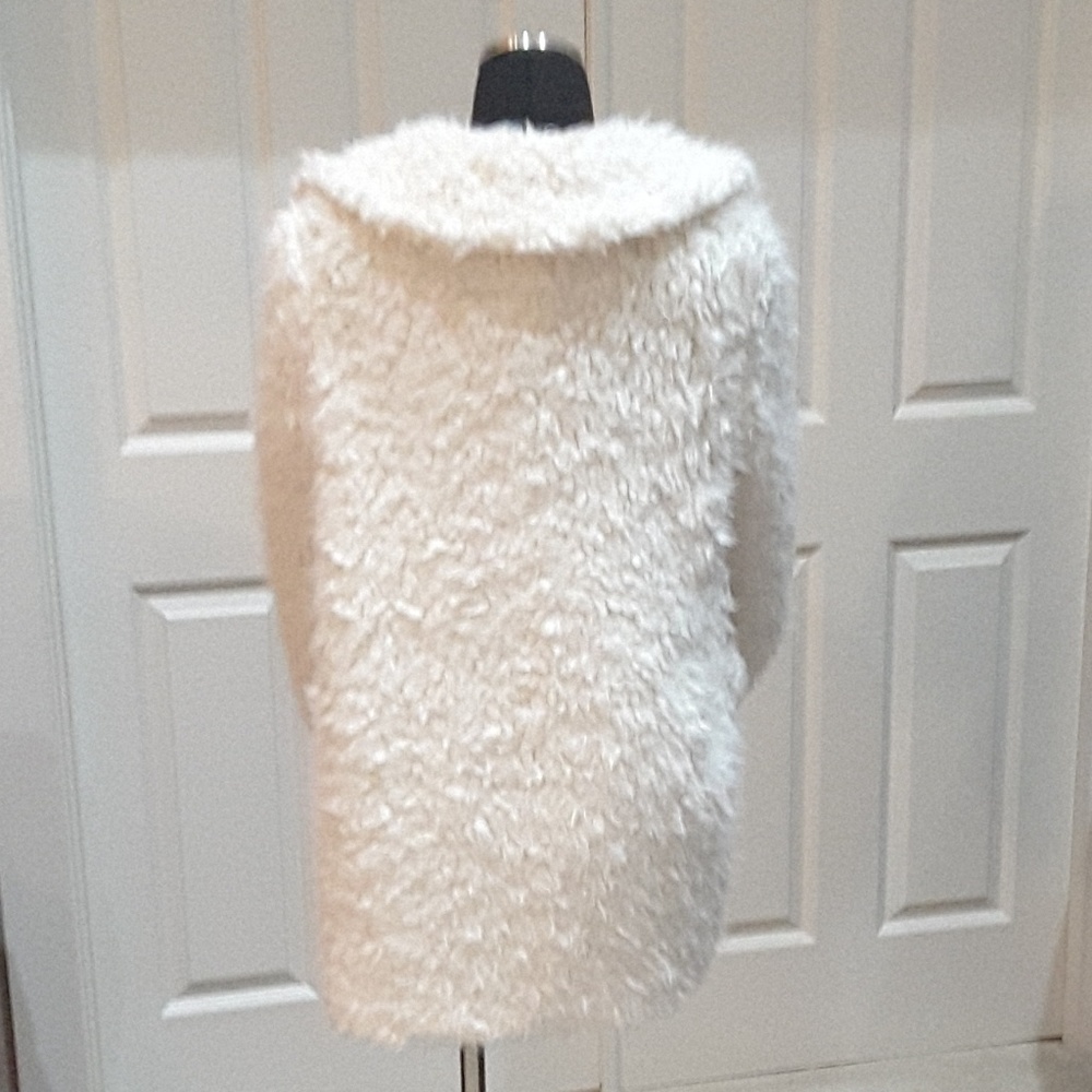 LEVERICK Super Soft Teddy Bear Ivory Faux Fur Open Front Coat Sizes Sm & Md NWT - Picture 7 of 8